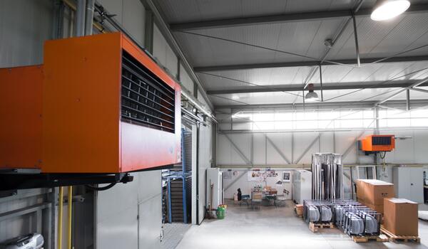 Teplovzdušné vytápění průmyslových hal moderní lakovny MRB Sazovice