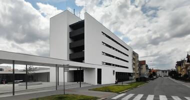 Absorpční tepelné čerpadlo pro vytápění bytového domu v Kroměříži