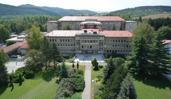 Sestava tepelných čerpadel pro nemocnici Boskovice
